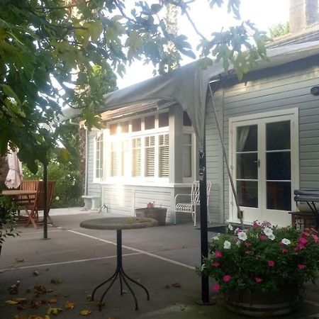 Irongate Retreat Bed & Breakfast Hastings Exterior photo