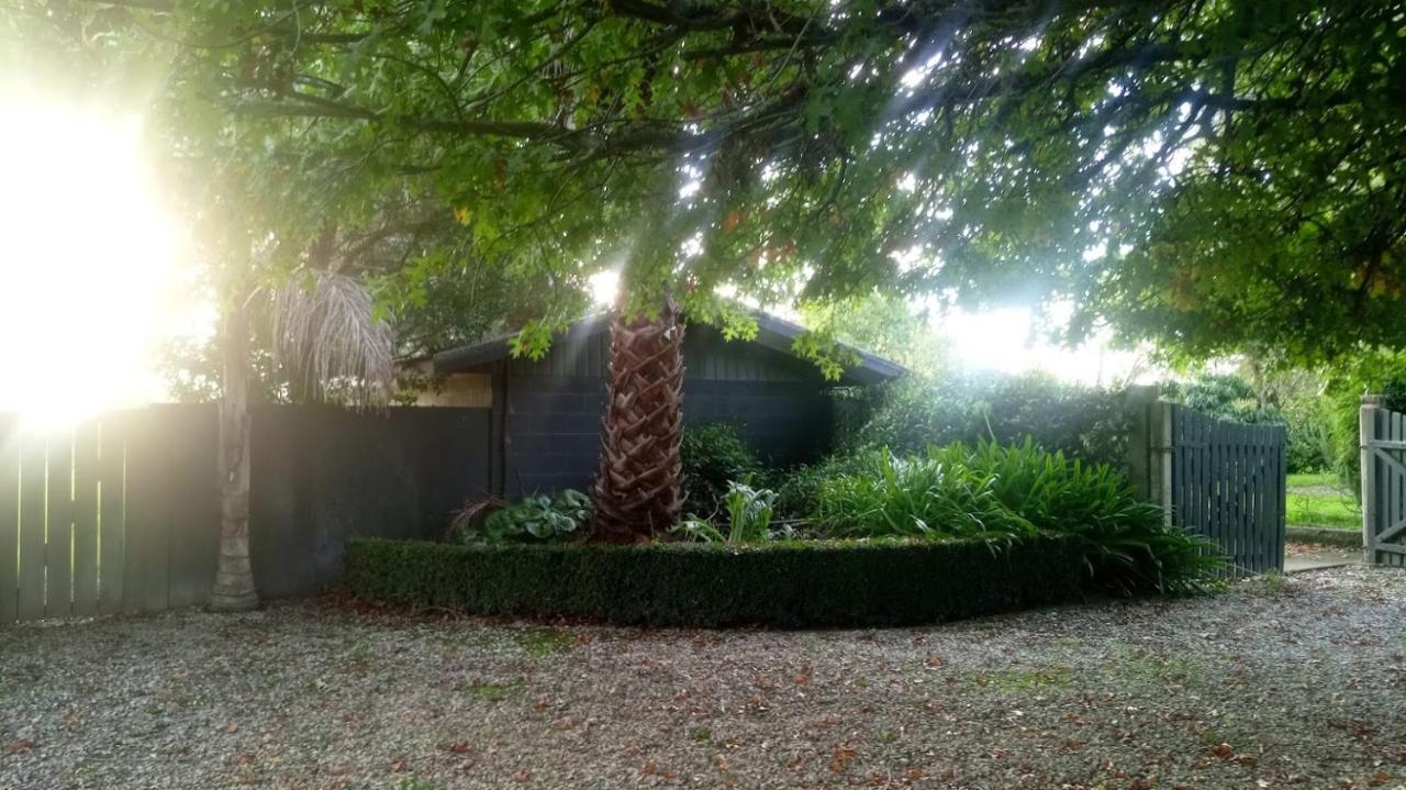 Irongate Retreat Bed & Breakfast Hastings Exterior photo